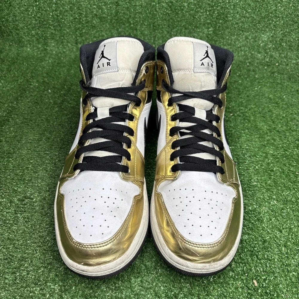 Size 11.5 - Jordan 1 Mid SE Metallic‎ Gold 2020